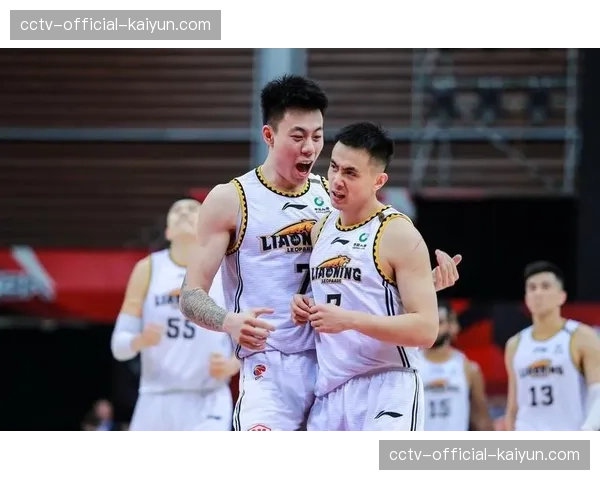 背水一战，辽宁半场领先新疆11分，张镇麟已得18分